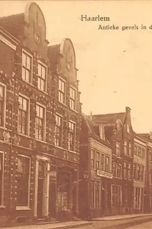Haarlem Antieke gevels in de St. Jansstraat HC51931 Zwrot pieniędzy