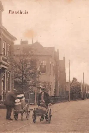 Grootebroek Raadhuis en melkventer Stede Broec Noord-Holland HC50719 Tani