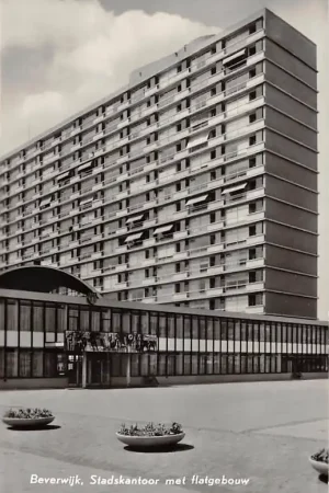 Beverwijk Stadskantoor met flatgebouw 1965 HC47587 Ekspresowa dostawa