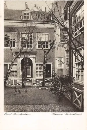 Amsterdam Oud Amsterdam Nieuwe Looiersstraat 22-38 Binnenplaats van het Looiershofje HC43131 Zwrot pieniędzy