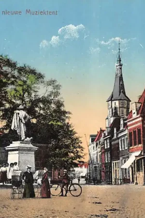 Hoorn Kaasmarkt met nieuwe Muziektent 1916 HC33232 Wyprzedaż