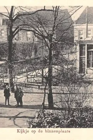 Haarlem Koudenhorn Kweekschool Kijkje op de binnenplaats HC30365 Rabat