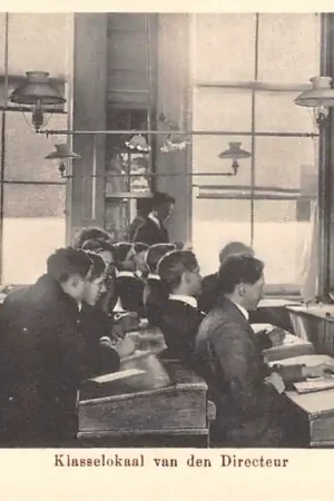 Ekspresowa dostawa Haarlem Koudenhorn Kweekschool Klasselokaal van den Directeur HC30353