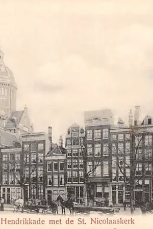 Tani Amsterdam Prins Hendrikkade met de St. Nicolaaskerk 1900 HC29815