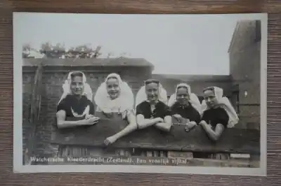 Walchersche Kleederdracht Een vrolijk vijftal Oferta