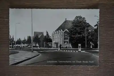 Leeuwarden Leeuwerikplein met Goede Herder kerk Szybka dostawa