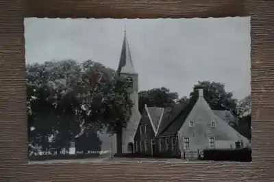 Ostatnia szansa Roden N.H. kerk met Winsinghof