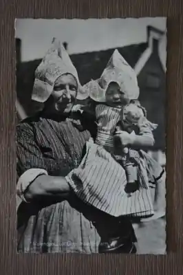 Darmowa dostawa Volendam Op grootmoeders arm