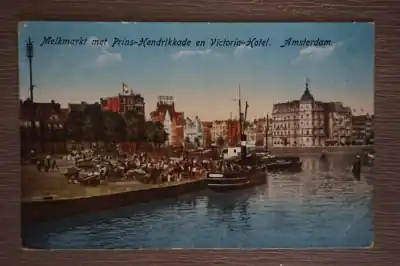 Amsterdam Melkmarkt met Prins Hendrikkade en Victoria Hotel Ekspresowa dostawa