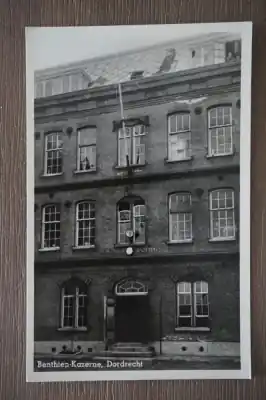 Darmowa dostawa Dordrecht Benthien Kazerne