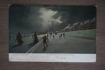 Scheveningen Strandboulevard met elektrische verlichting Premium