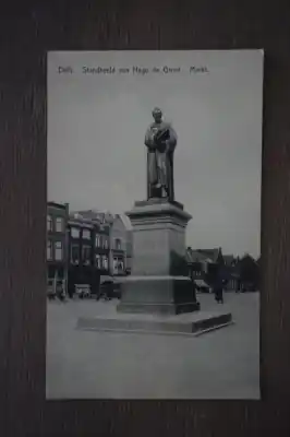 Promocja Delft Standbeeld van Hugo de Groot