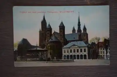 Maastricht Vrijthof met haar prachtige Torengroep Nowość