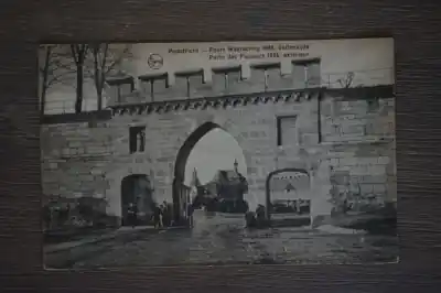 Autentyczny Maastricht Poort Waarachtig 1888 buitenzijde