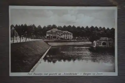 Zamów teraz Bergen op Zoom Fort Ravelijn met gezicht op Avondvrede