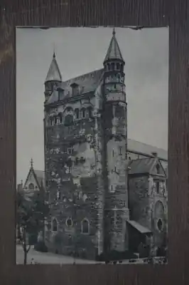 Maastricht O.L.V. kerk 11 eeuw Toren einde 10e eeuw Popularny