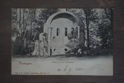 Nijmegen Ruine op het Valkhof Rabat