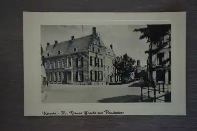 Utrecht Kr. Nieuwe gracht met Paushuizen Tani