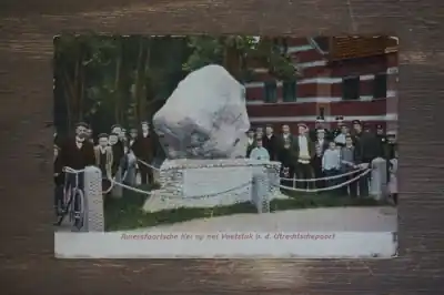 Ekspresowa dostawa Amersfoort Amersfoortsche kei op het voetstuk bij de Utrechtschepoort