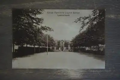 Lekkerkerk Eerste openbare lagere school Oferta limitowana