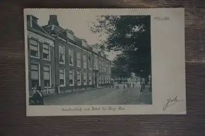 Utrecht Janskerkhof met Hotel Les Bays Bas Rabat