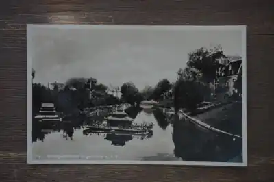 Tiel Stadhuisgracht met vogeleiland Zamów teraz