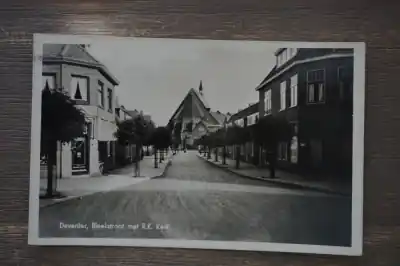 Ostatnia szansa Deventer Bleekstraat met R. K. kerk