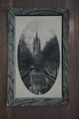 Tani Delft Oude kerk met Oude delft
