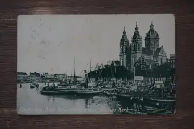 Amsterdam Prins Hendrikkade met St. Nicolaas kerk Ekspresowa dostawa