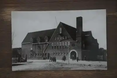 Promocja Dordrecht Kweekschool aan de Van Godewijckstraat