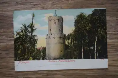 Oryginalny Nijmegen Kruittoren Kronenburgerpark