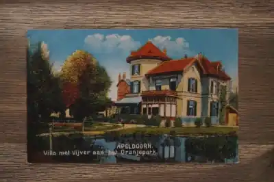 Apeldoorn Villa met vijver aan het Oranje park Autentyczny