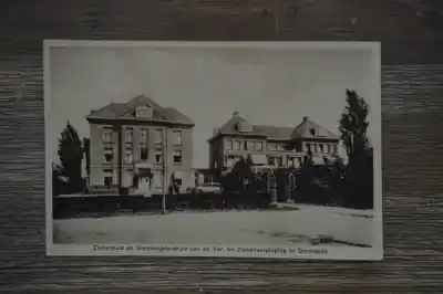 Dordrecht Ziekenhuis en verpleegstershuis van de Ver. tot ziekenverpleging Kup teraz