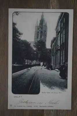 Zwrot pieniędzy Delft Oude Delft met oude kerk