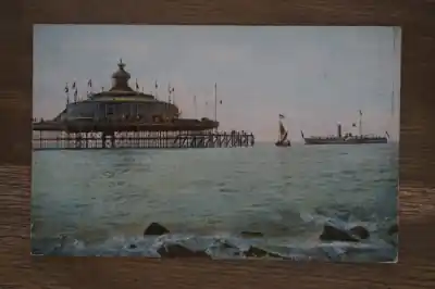 Scheveningen Wandelhoofd met plezierboot Zwrot pieniędzy