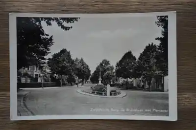 Zwrot pieniędzy Zwijndrecht Burg. de Bruinelaan met plantsoen