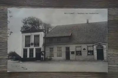 Popularny Melissant Raadhuis met postkantoor