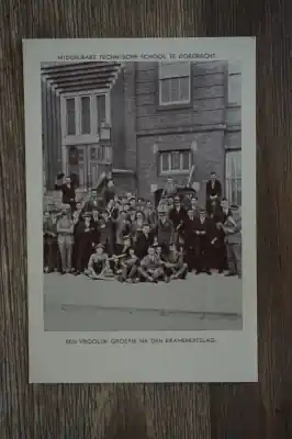 Promocja Dordrecht Middelbare technische school een vrolijk groepje na den examen uitslag