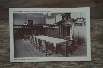 Dordrecht Middelbare technische school Bestuurskamer en Bibliotheek Ostatnia szansa